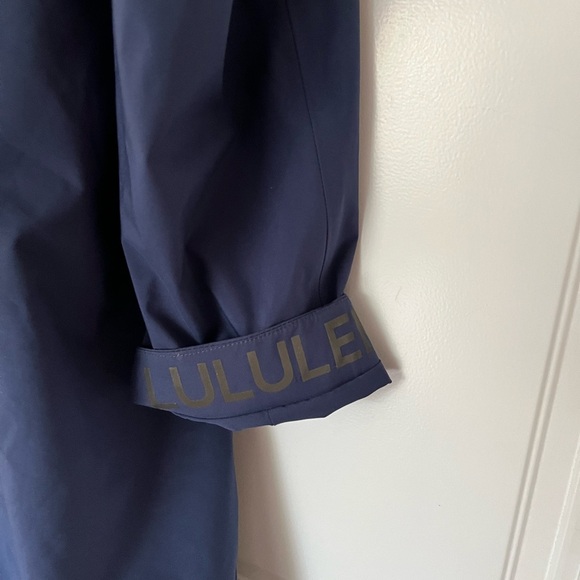 Lululemon Rain Rebel Jacket-Women’s -Night Sea - Picture 2 of 3